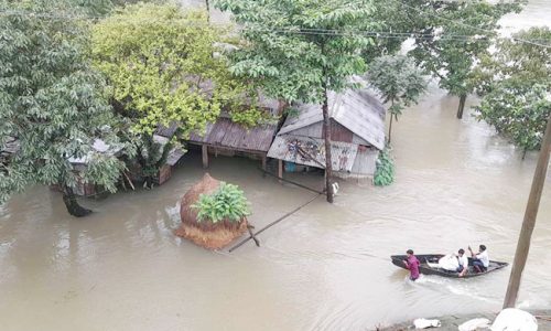 আকস্মিক বন্যায় সিলেটে ৩ লাখ মানুষ পানিবন্দি