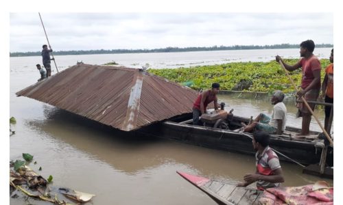 তিস্তা ধরলার পানি বেড়েই চলছে,নদীপাড়ের মানুষের ভাঙ্গন আতঙ্ক