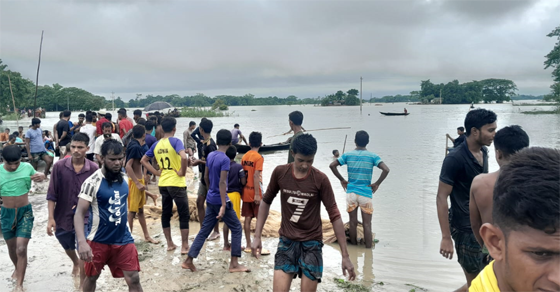 কলমাকান্দায় পাহাড়ী ঢলের পানির স্রােতের ভেসে গেছে এক শিশু