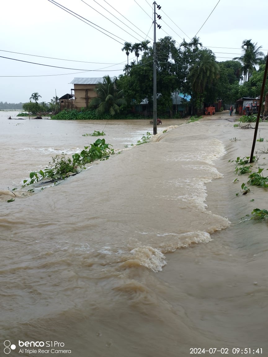 টানা বৃষ্টিতে নিম্নাঞ্চল প্লাবিত,সাজেকে আটকা ৭ শতাধিক পর্যটক