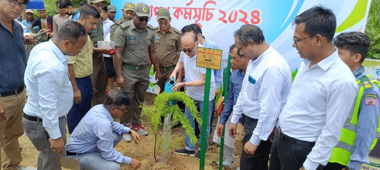 রাঙামাটি’র আসামবস্তী-কাপ্তাই পর্যটক সড়কের দু’পাশে বৃক্ষরোপন অভিযান