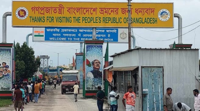 পবিত্র আশুরা উপলক্ষে যশোরের বেনাপোল বন্দরে আমদানি-রপ্তানি বাণিজ্য বন্ধ