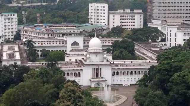 আন্দোলনকারীদের ওপর গুলি না চালানোর নির্দেশনা চেয়ে হাইকোর্টের রিট