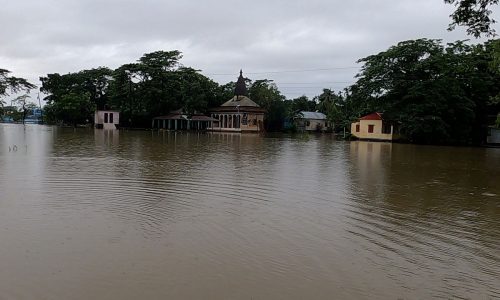 নেত্রকোণায় বন্যা পরিস্থিতি, পানিবন্দি ৬৫ গ্রামের মানুষ