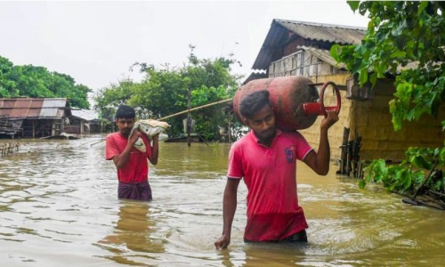 ভয়াবহ বন্যার কবলে আসাম, মৃতের সংখ্যা বেড়ে ৩৮