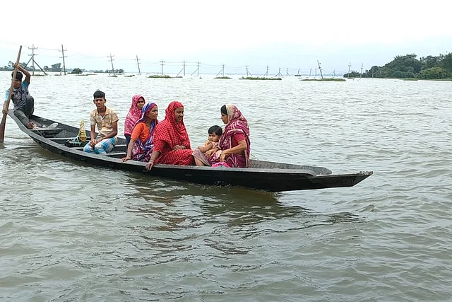 সুনামগঞ্জে সুরমা নদীর পানি কমেছে, হাওরে পরিস্থিতি অপরিবর্তিত