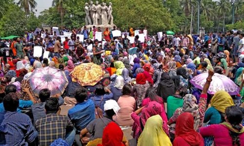 রাজু ভাস্কর্যে আন্দোলনকারীদের বিক্ষোভ ১২টায়, বিকেলে ছাত্রলীগের অবস্থান