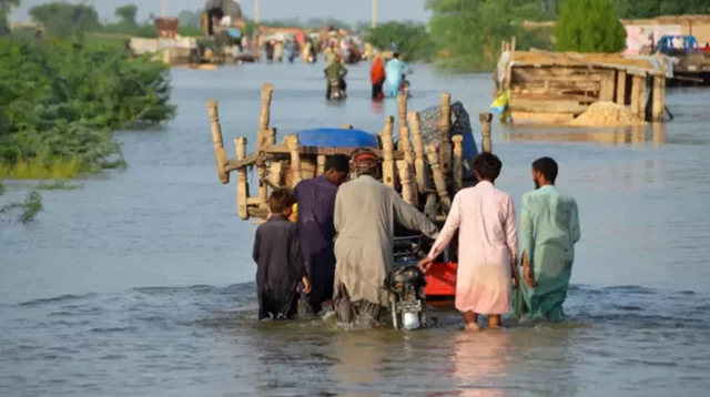 পাকিস্তানে আকস্মিক বন্যা-ভূমিধস, নিহত ৩৫